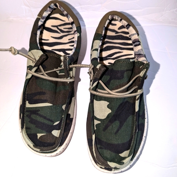 Other - Men's Canvas Camo Shoes